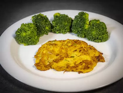 Frittata alle verdure con broccoli al vapore
